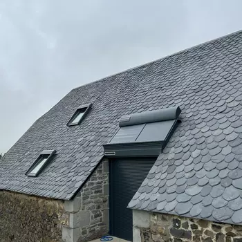 Verrières de toiture réalisées par Serrat Cantalu dans le Cantal